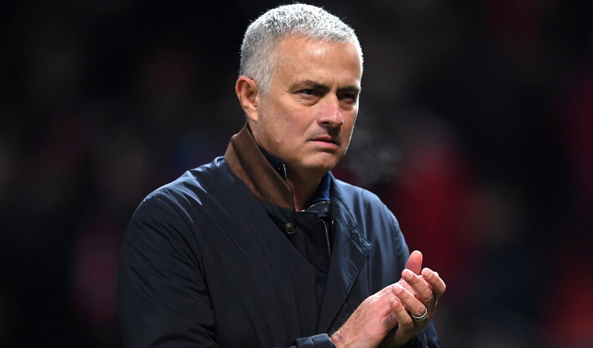 曼联球员表现低迷，球迷情绪起伏不定