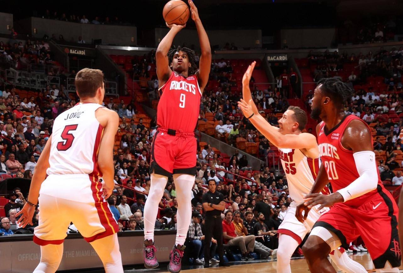 里昂新援加盟赛季赛场,备战关键战役的简单介绍 里昂新援加盟赛季赛场,备战关键战役的简单介绍