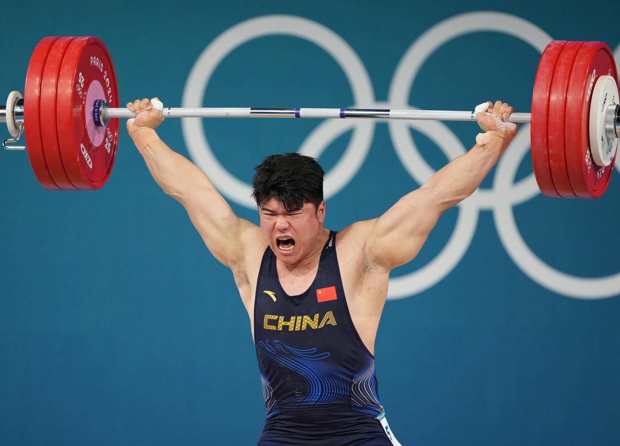 炼铁火腿！举重比赛中选手的力量与技巧的简单介绍