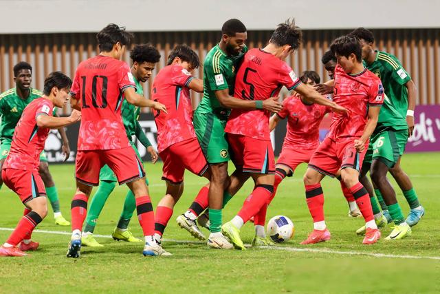 高水准比赛引爆球迷热情,球员积极备战 高水准比赛引爆球迷热情,球员积极备战