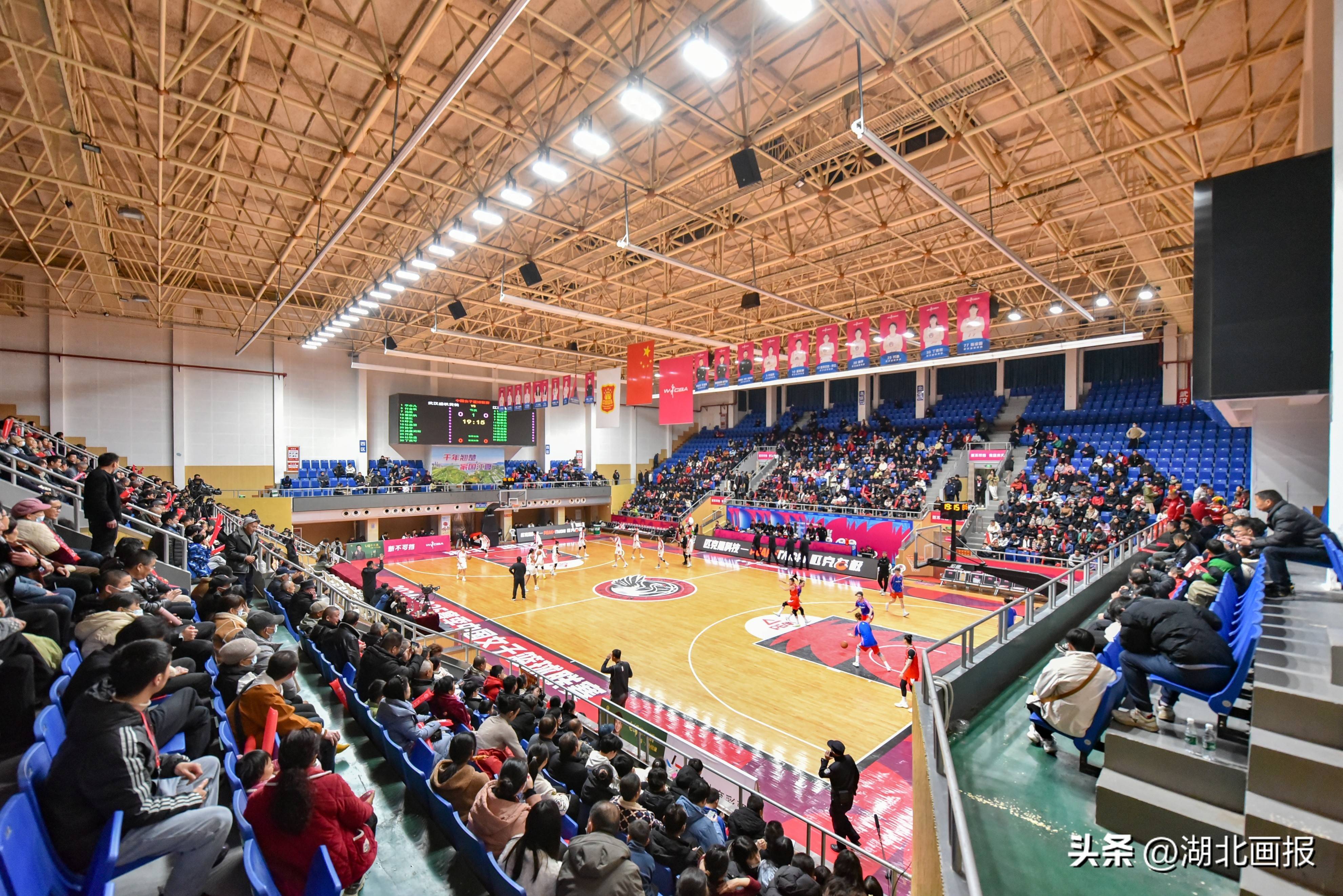 湖北男篮主场大胜湖南队，喜迎连胜的简单介绍