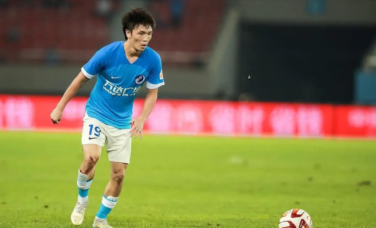 大连一方球员不良受伤,备战半决赛困难重重的简单介绍 大连一方球员不良受伤,备战半决赛困难重重的简单介绍