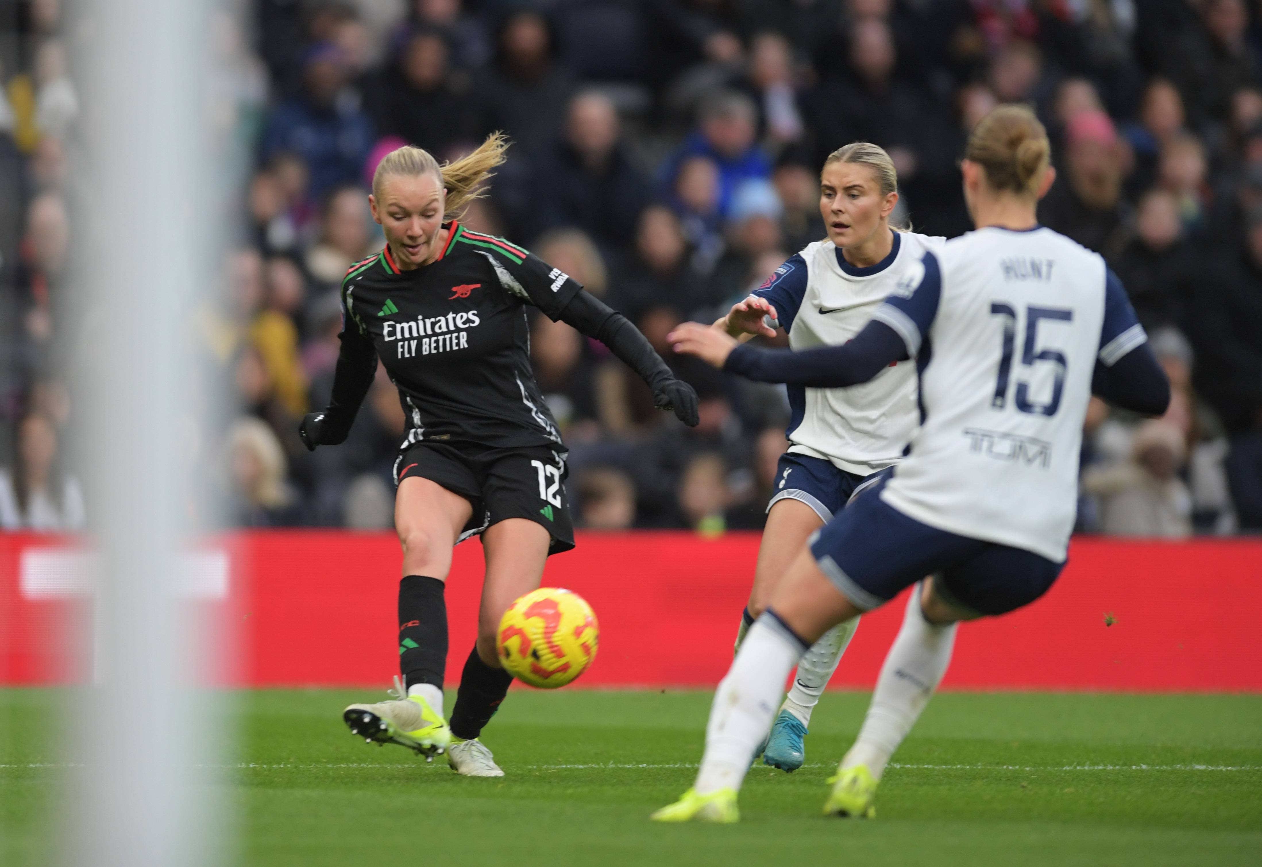 英格兰女足在锦标赛中展现出色实力