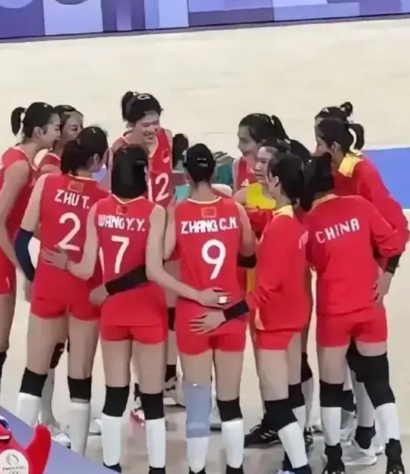 排球女团壮举再现，意外夺魁