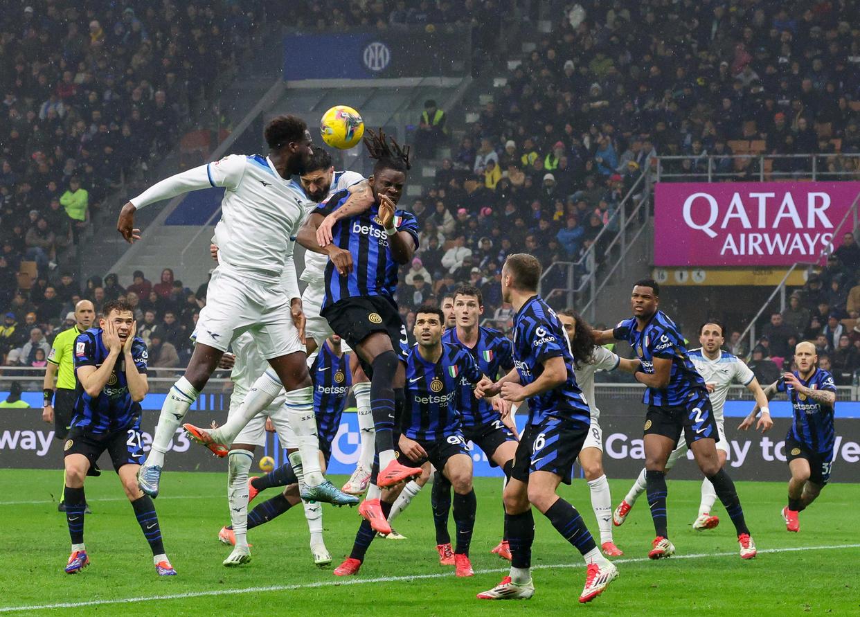 关于意大利队在比赛中全面压倒对手,晋级下一轮的信息 关于意大利队在比赛中全面压倒对手,晋级下一轮的信息