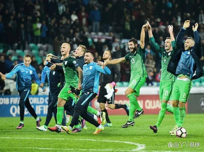 斯洛伐克队备战重要比赛，冲刺进球