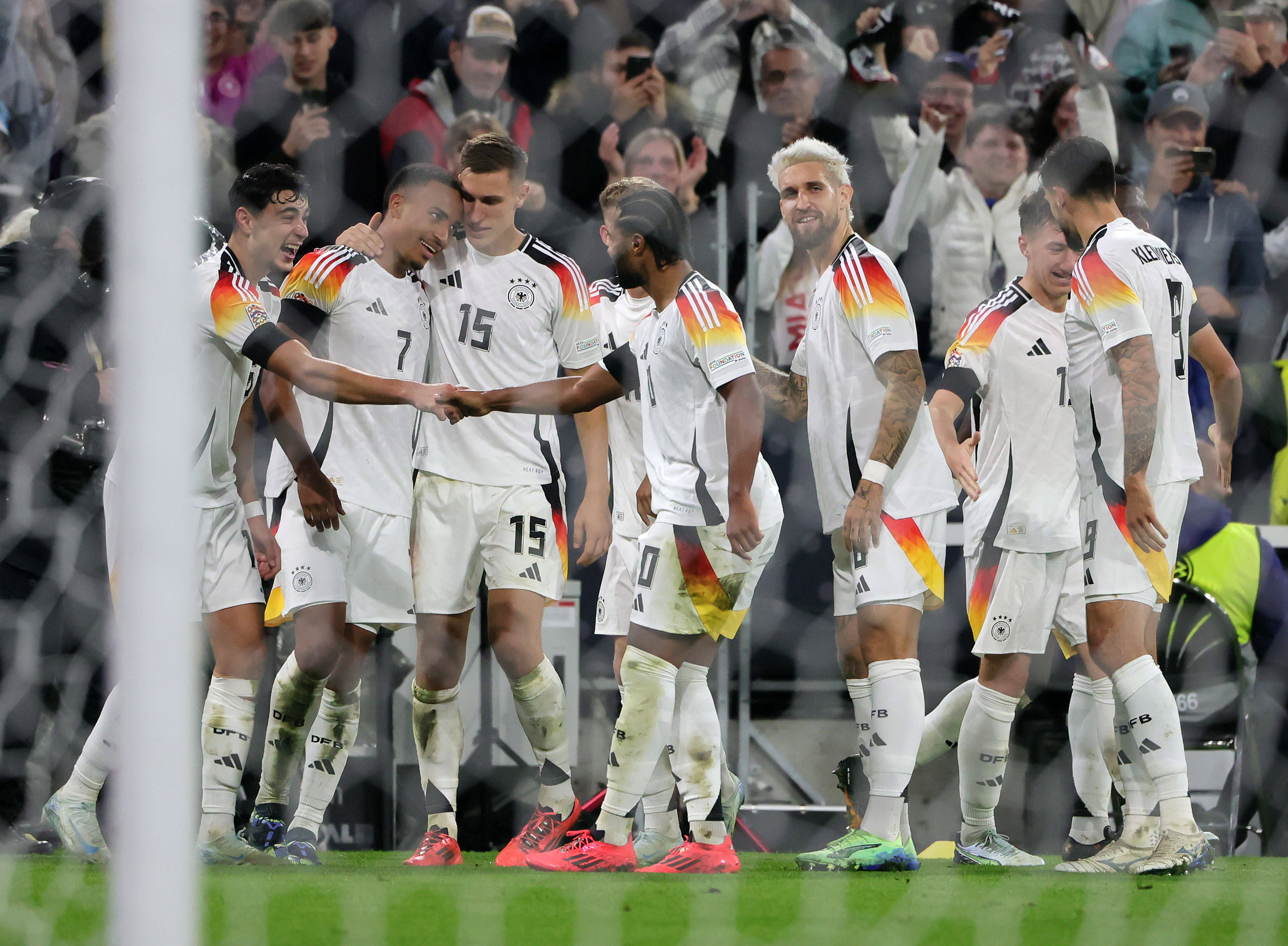 苏格兰队挑战荷兰，冲击欧国联决赛