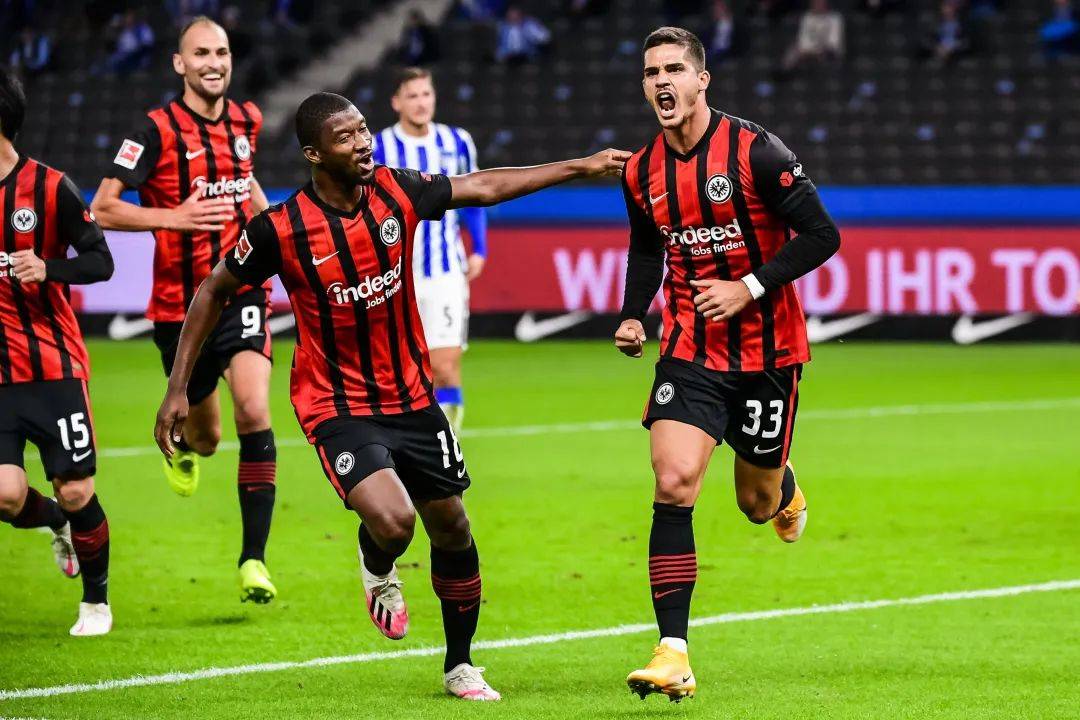 奥格斯堡客场惊险险胜,暂时缓解保级压力 奥格斯堡客场惊险险胜,暂时缓解保级压力