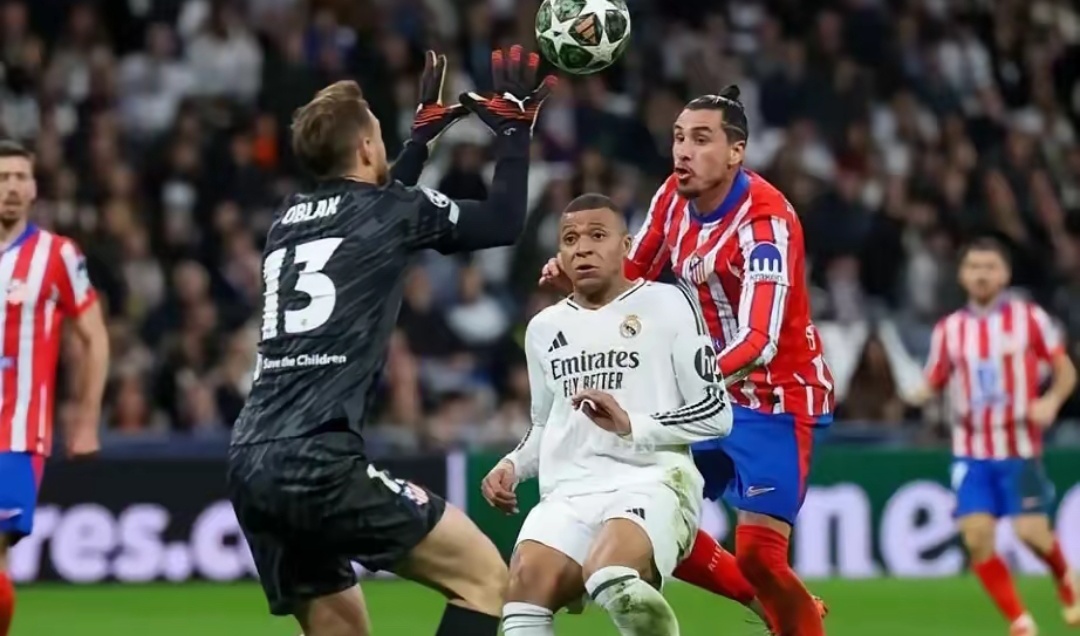 皇马后防连续失误，成为比赛拖累