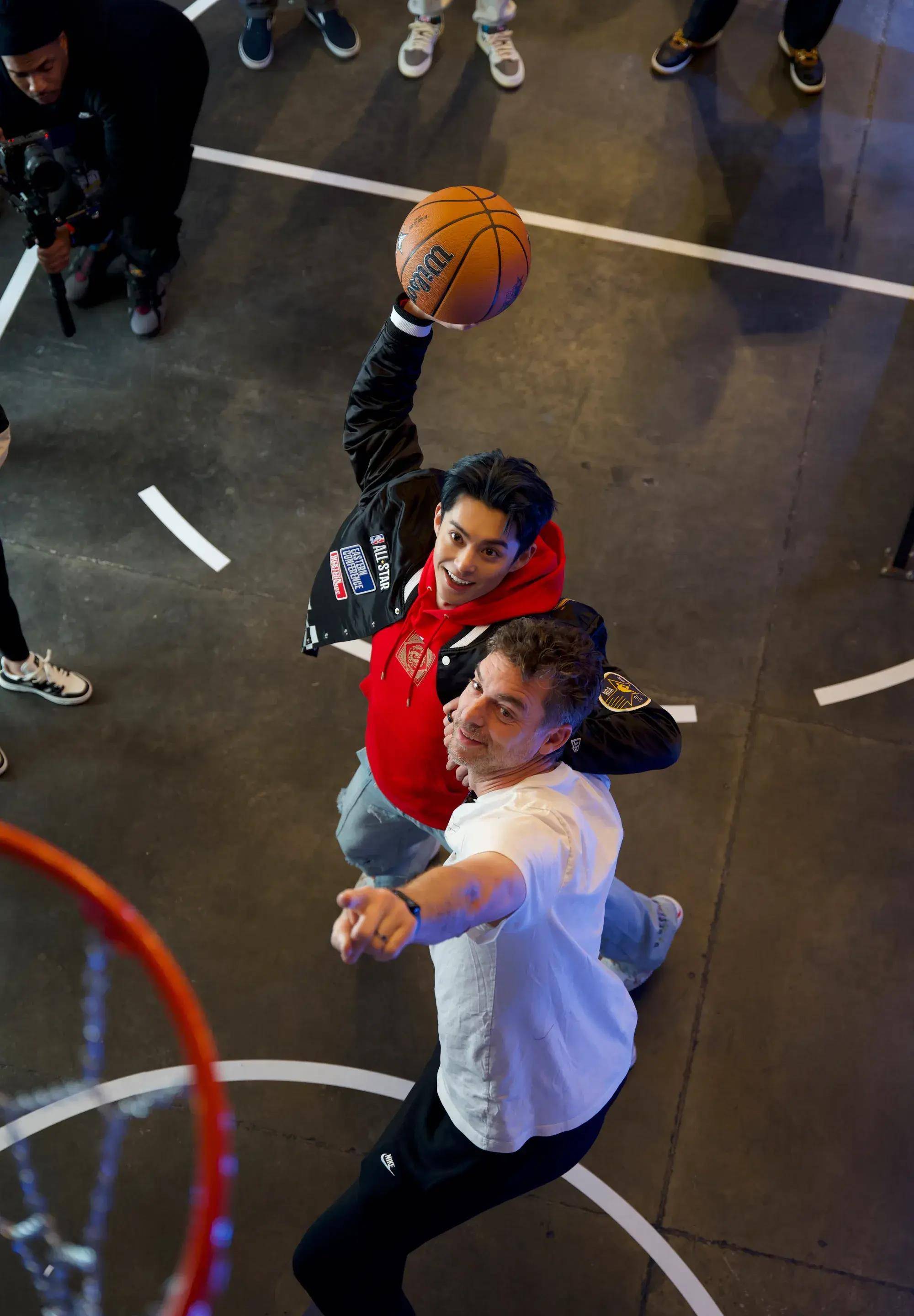 体育明星纷纷上阵,劲烈篮球竞技 体育明星纷纷上阵,劲烈篮球竞技