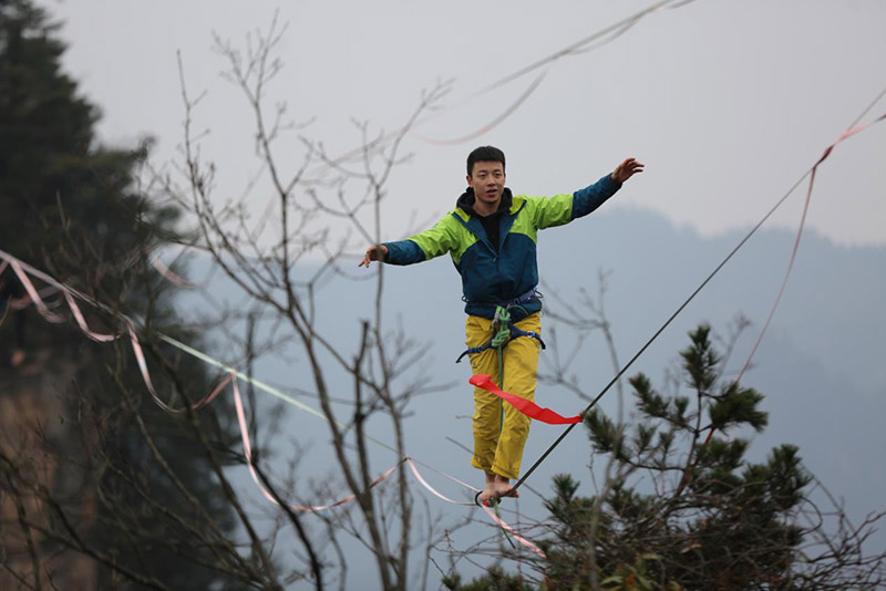 包含战术运筹帷幄间，欧预赛巅峰对决！的词条