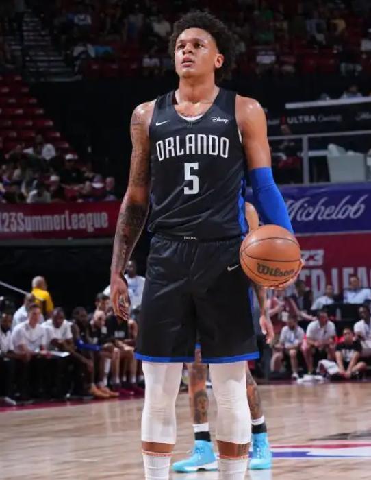 选秀之夜魅力无尽,新人球员迎来挑战 选秀之夜魅力无尽,新人球员迎来挑战