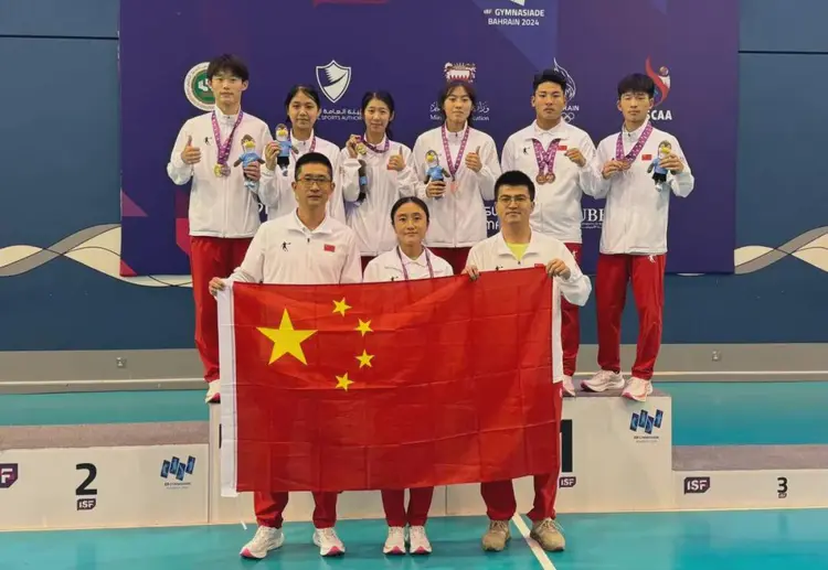 青年球员斩获胜利，为国争光