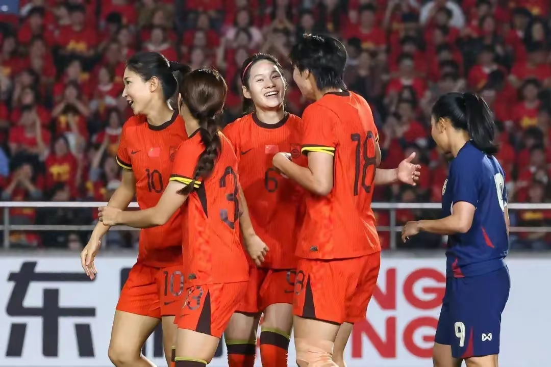 关于足球比赛战火升级,女队全力以赴争胜的信息 关于足球比赛战火升级,女队全力以赴争胜的信息