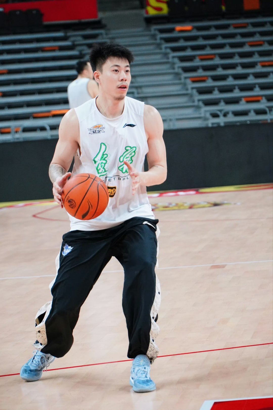 球队集训归来备战联赛，教练团队全力备战