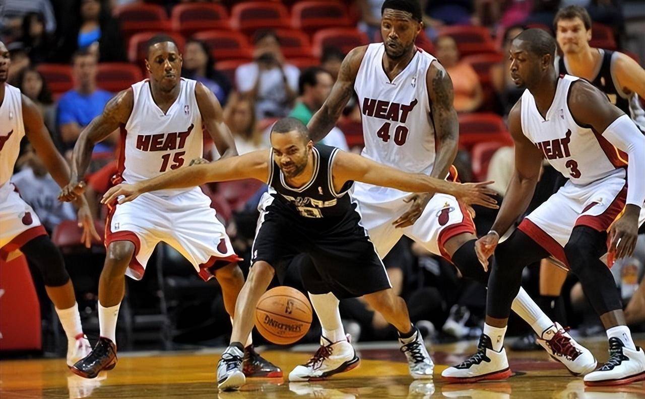 马刺完胜青岛队，詹姆斯统治全场的简单介绍